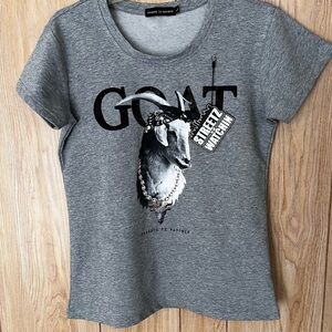 Gray 'Goat' Graphic Tee - Women's Short Sleeve